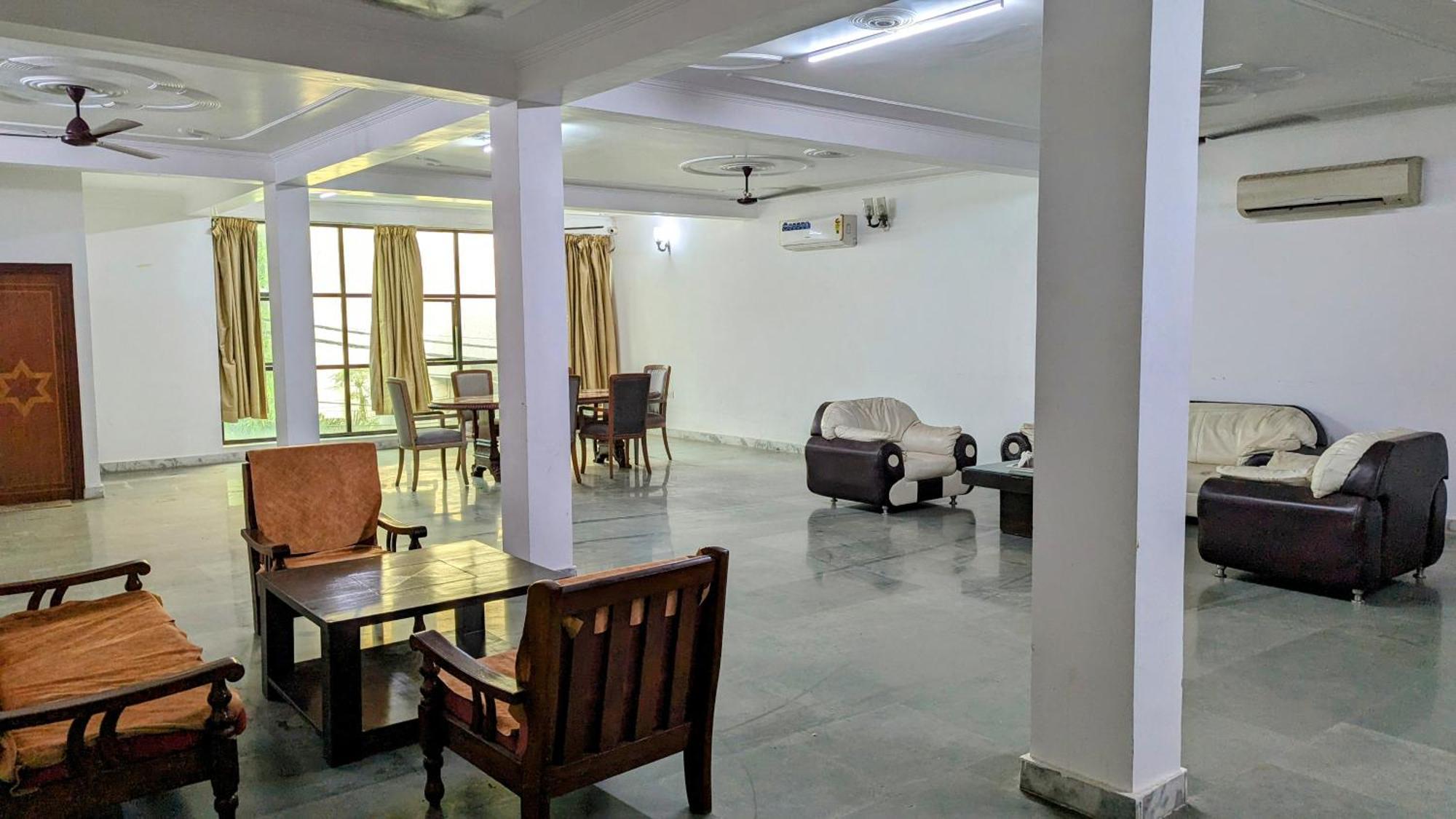 Hotel Lecston @Yashobhoomi Dwarka Sector - 25 Metro Station 德里 外观 照片