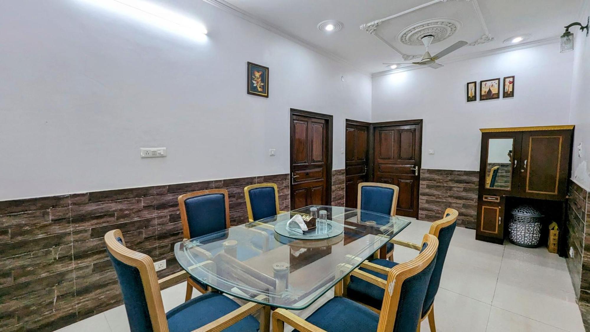 Hotel Lecston @Yashobhoomi Dwarka Sector - 25 Metro Station 德里 外观 照片