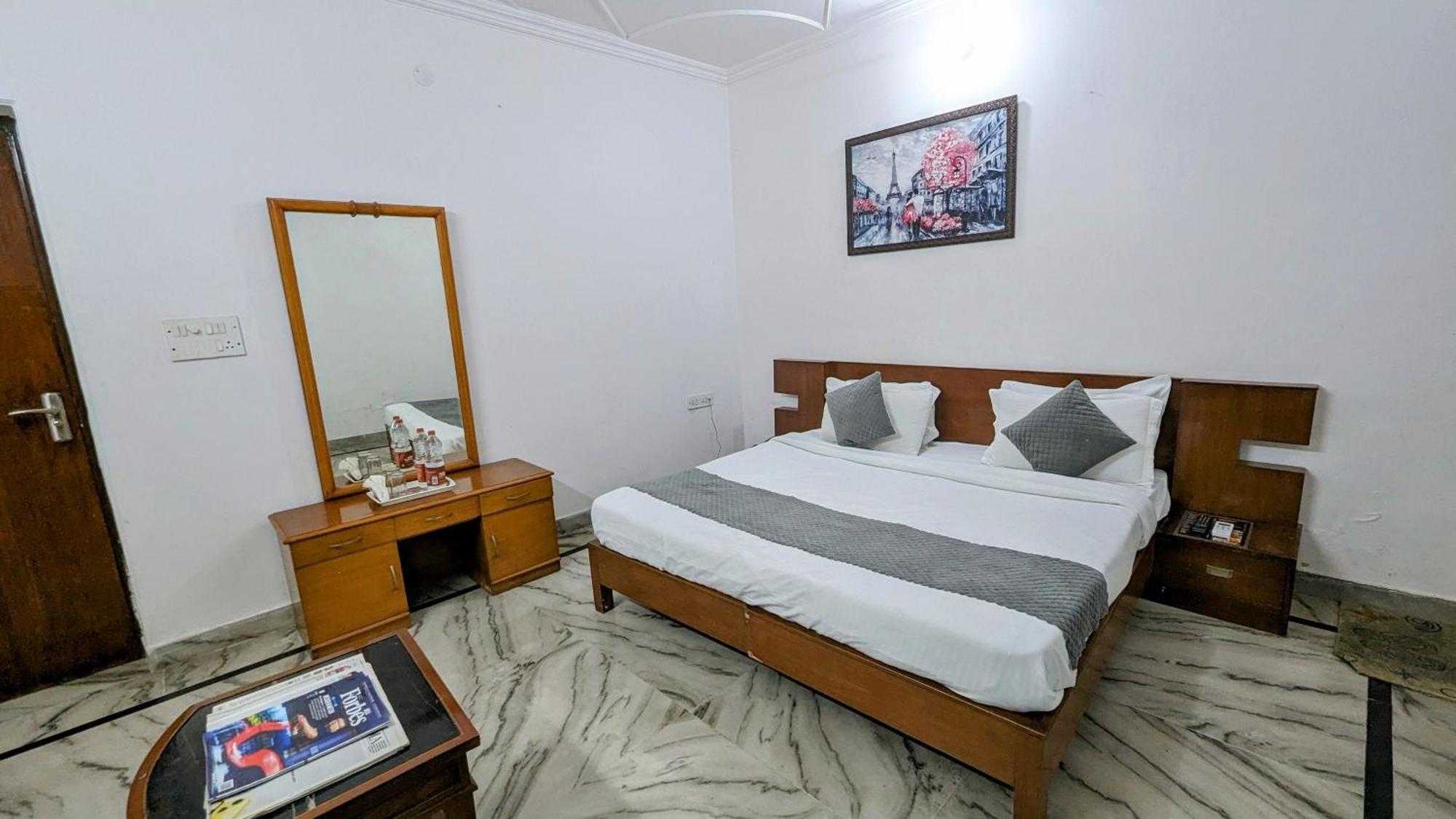 Hotel Lecston @Yashobhoomi Dwarka Sector - 25 Metro Station 德里 外观 照片