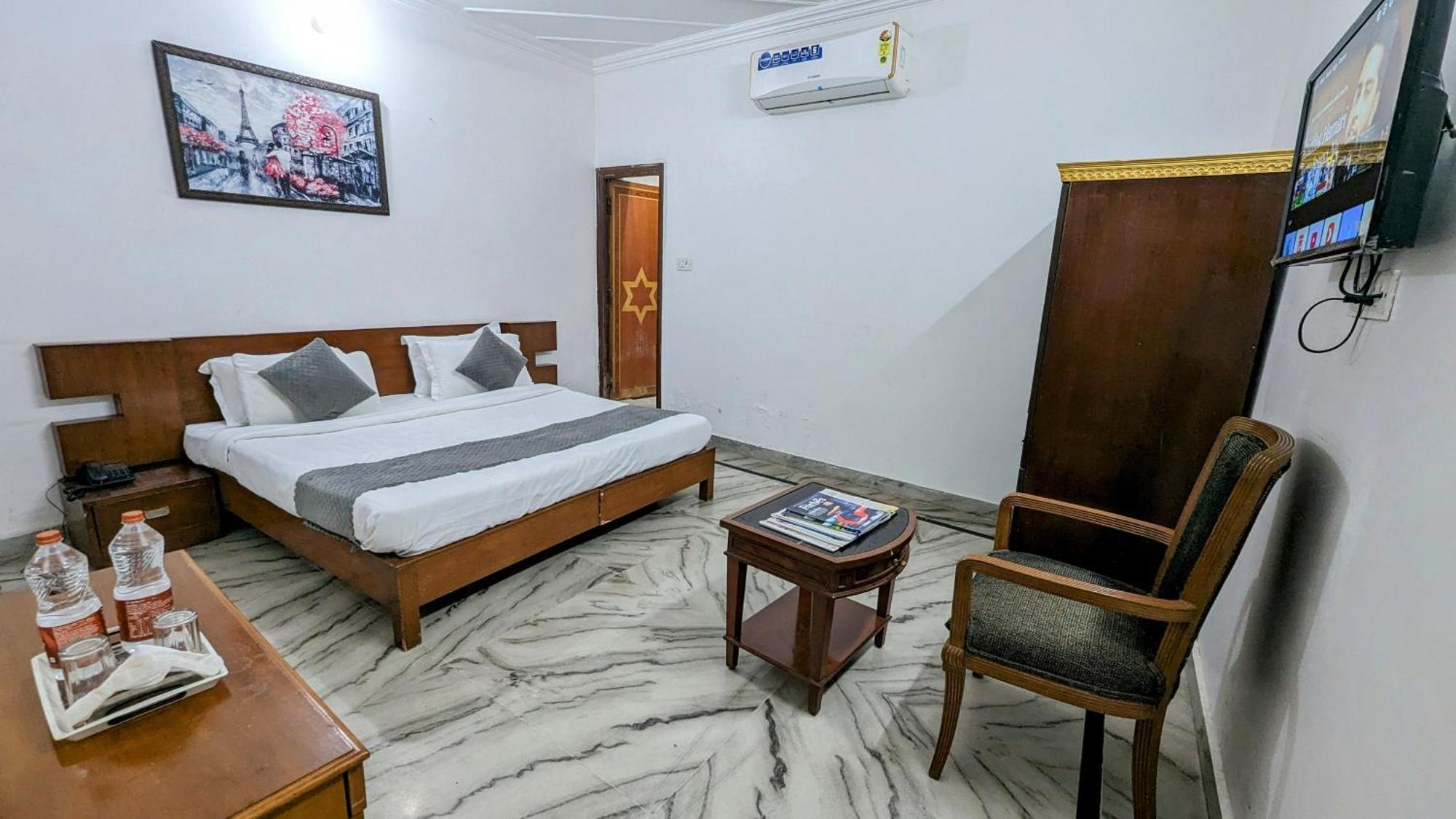 Hotel Lecston @Yashobhoomi Dwarka Sector - 25 Metro Station 德里 外观 照片