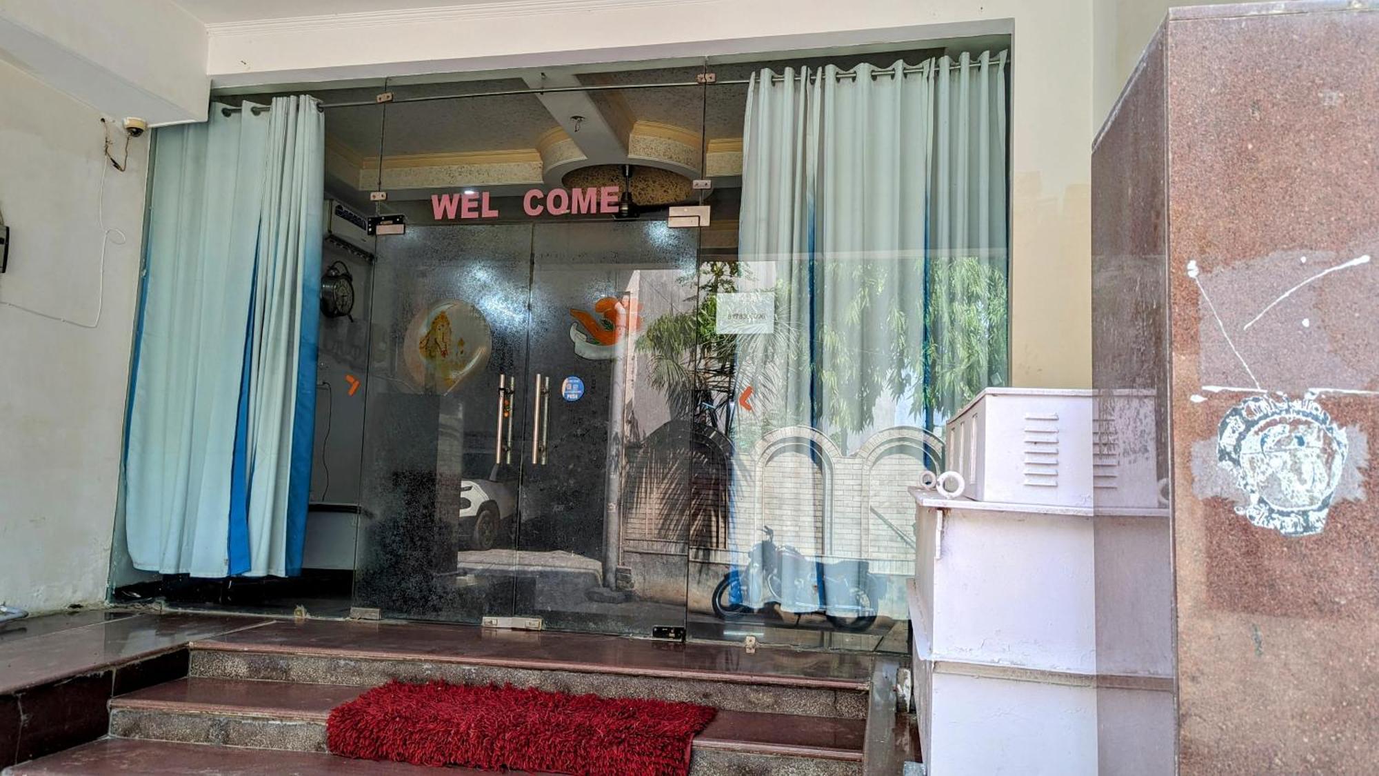 Hotel Lecston @Yashobhoomi Dwarka Sector - 25 Metro Station 德里 外观 照片