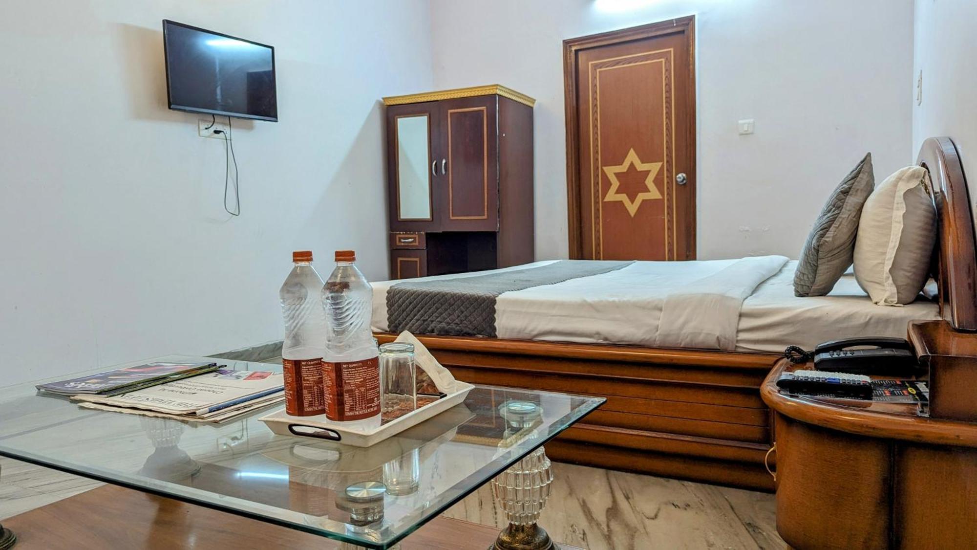 Hotel Lecston @Yashobhoomi Dwarka Sector - 25 Metro Station 德里 外观 照片