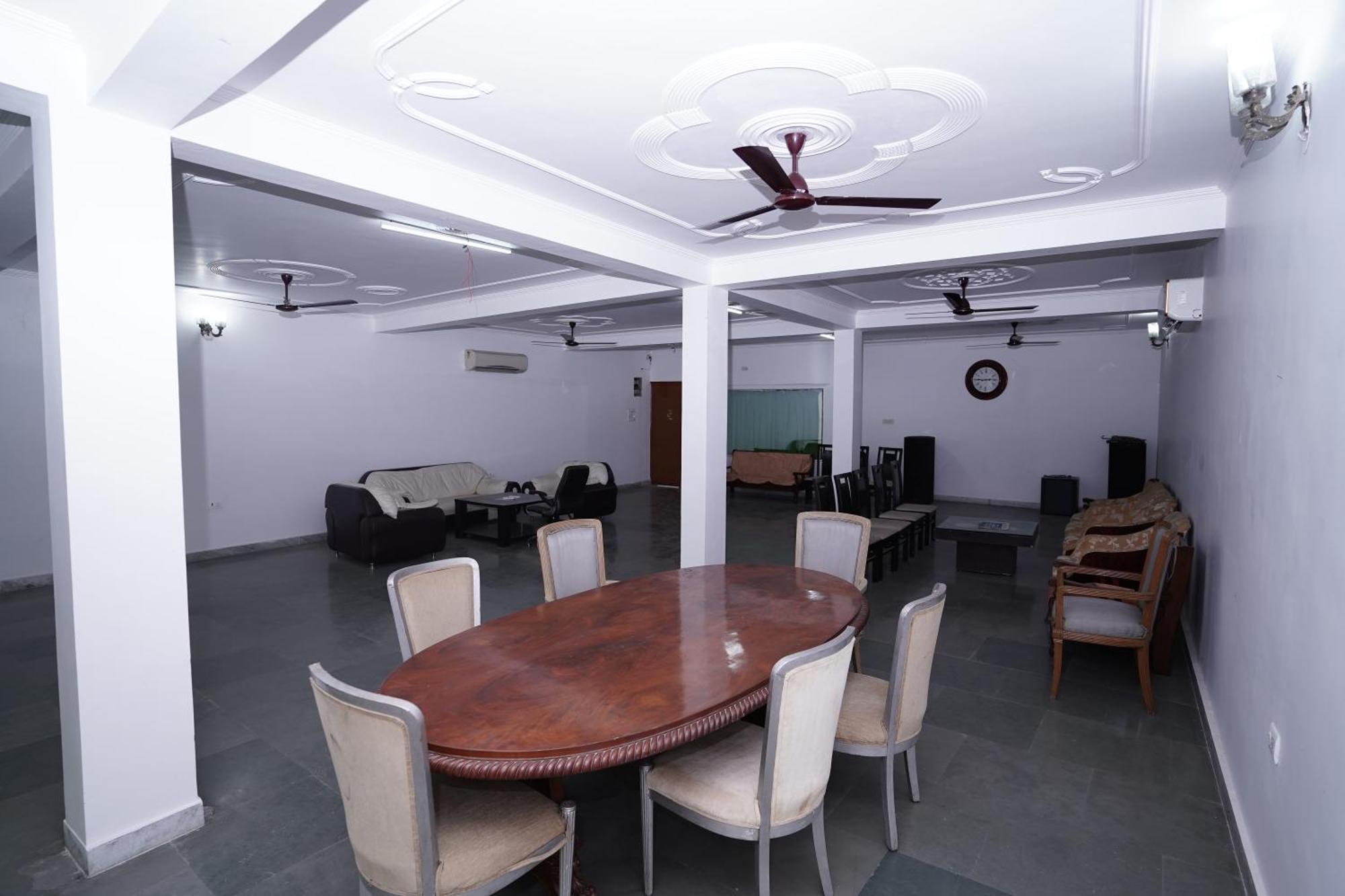 Hotel Lecston @Yashobhoomi Dwarka Sector - 25 Metro Station 德里 外观 照片