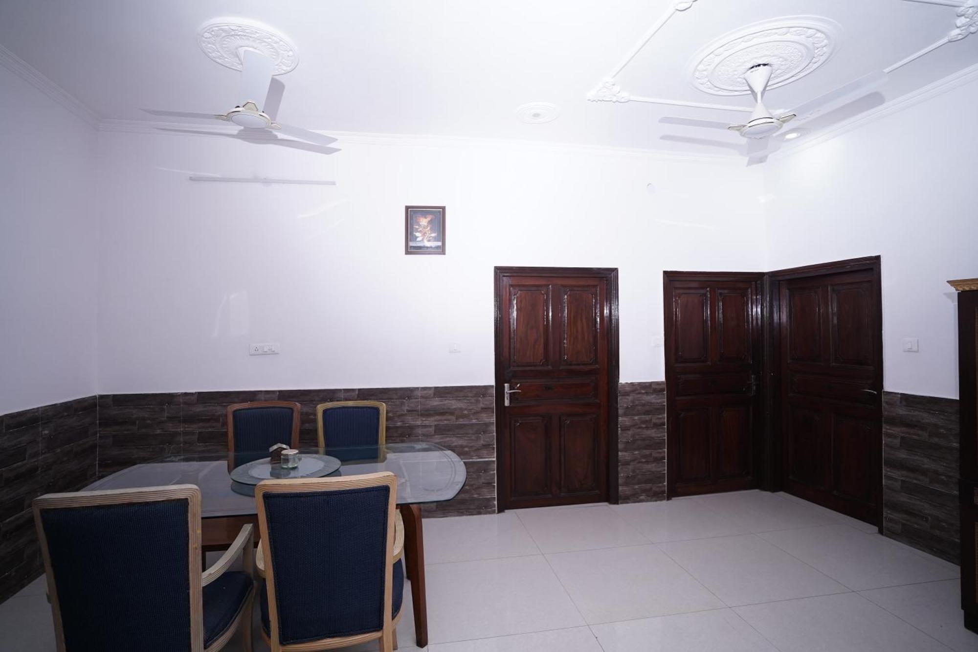 Hotel Lecston @Yashobhoomi Dwarka Sector - 25 Metro Station 德里 外观 照片
