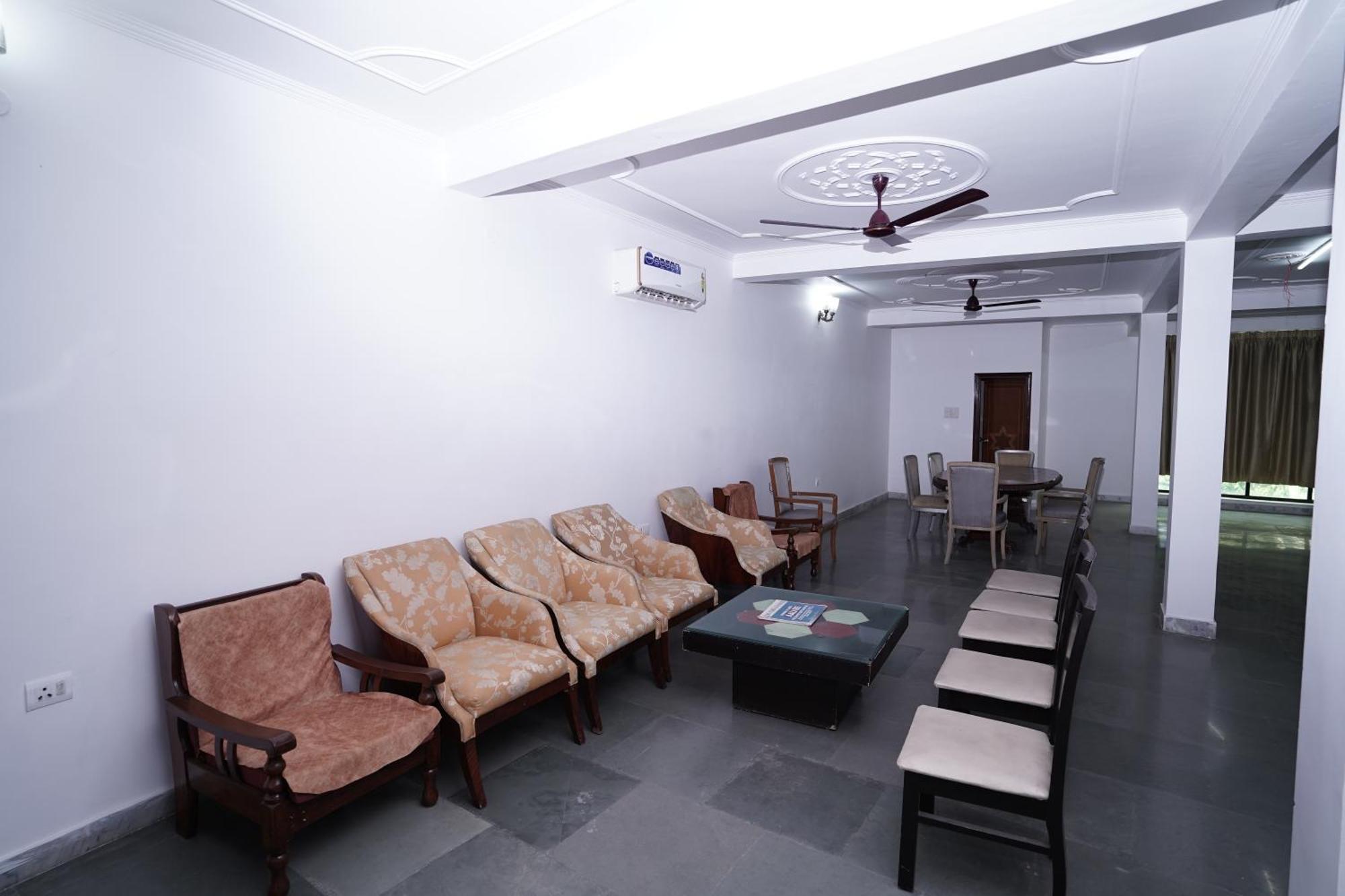 Hotel Lecston @Yashobhoomi Dwarka Sector - 25 Metro Station 德里 外观 照片