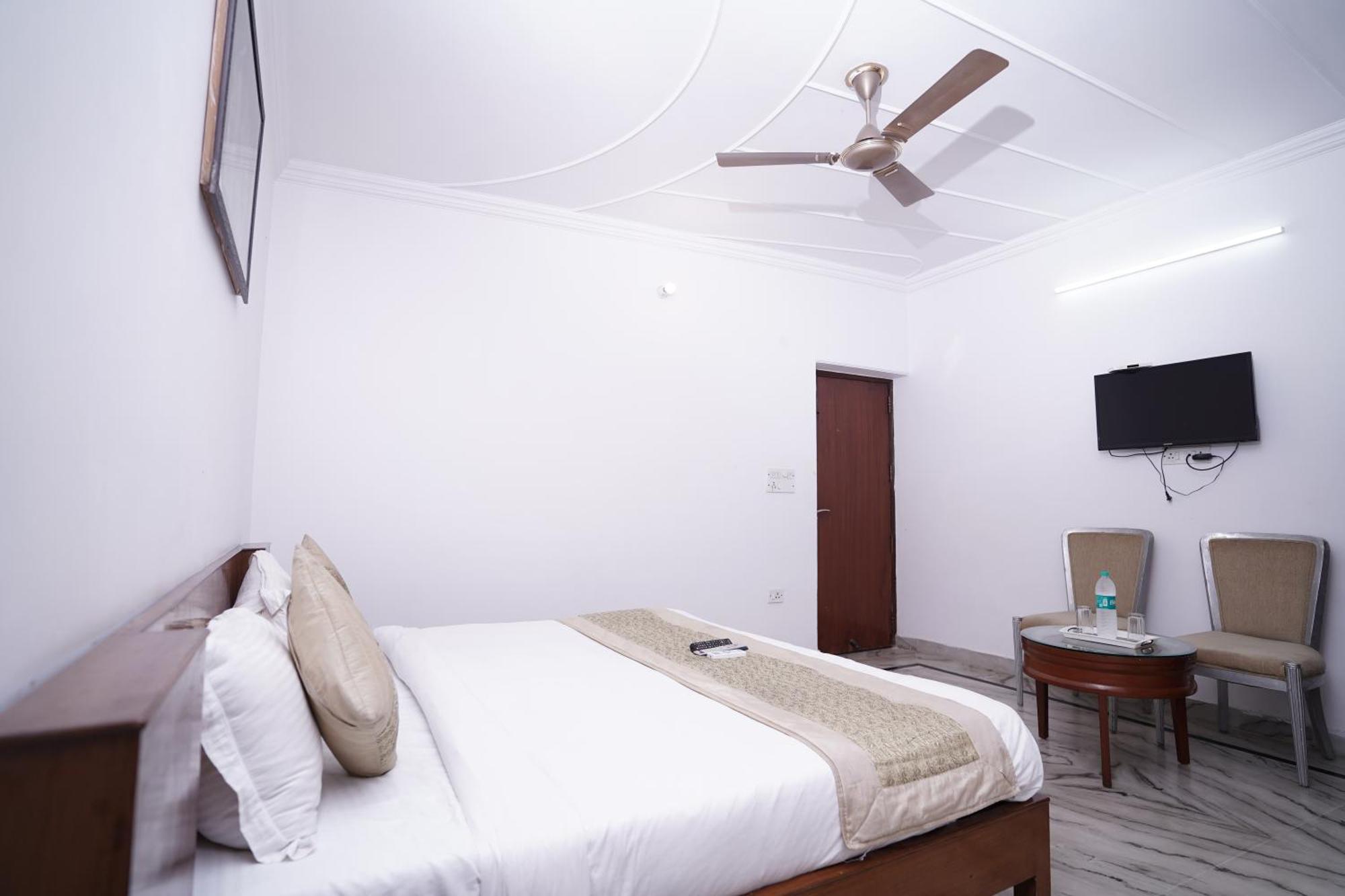 Hotel Lecston @Yashobhoomi Dwarka Sector - 25 Metro Station 德里 外观 照片